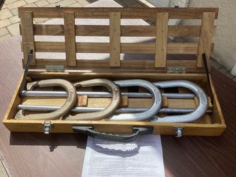 Franklin Horseshoe Set in Wooden Case
