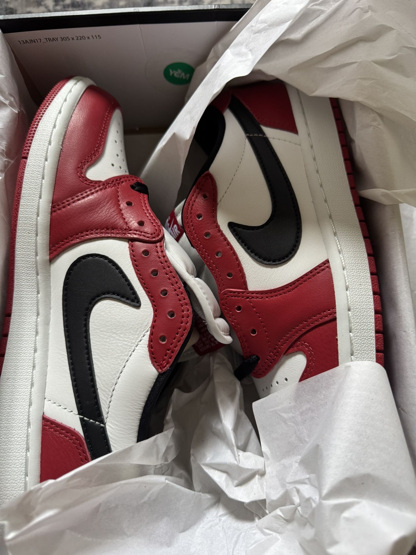 Jordan 1 Low Chicago 