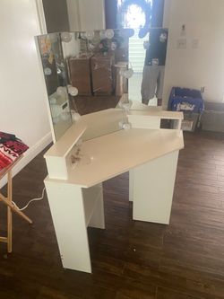 White Vanity Desk with Mirror and Lights