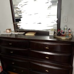 Dresser With Mirror And Bed Frame To Match 