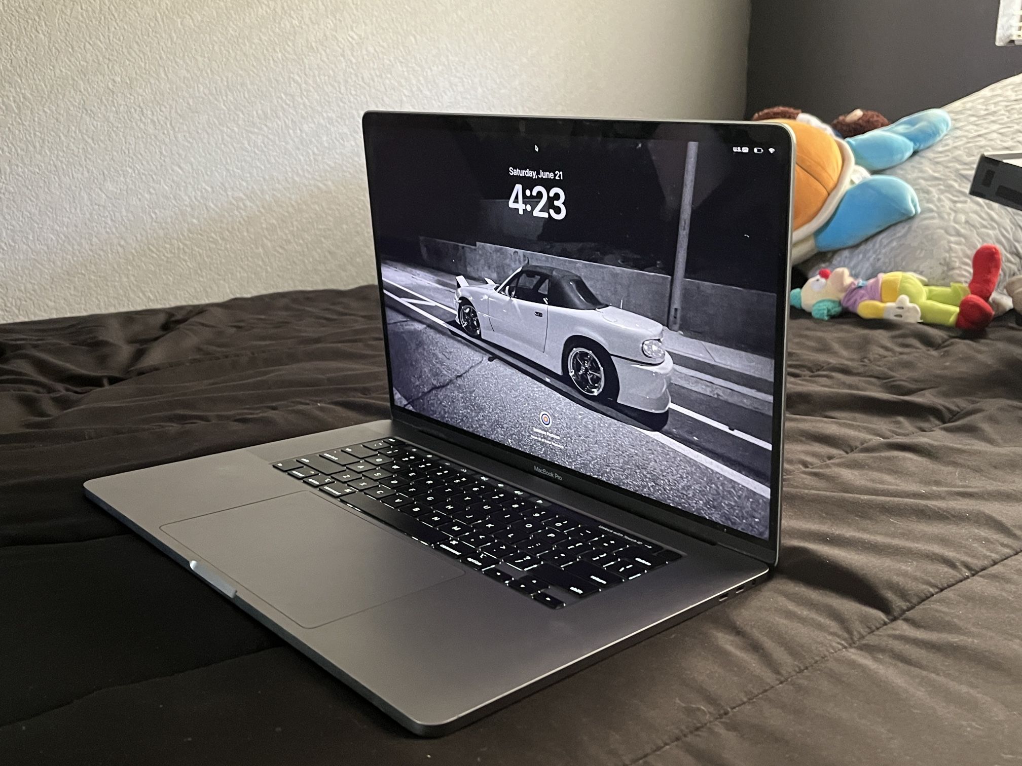 MACBOOK PRO 16”