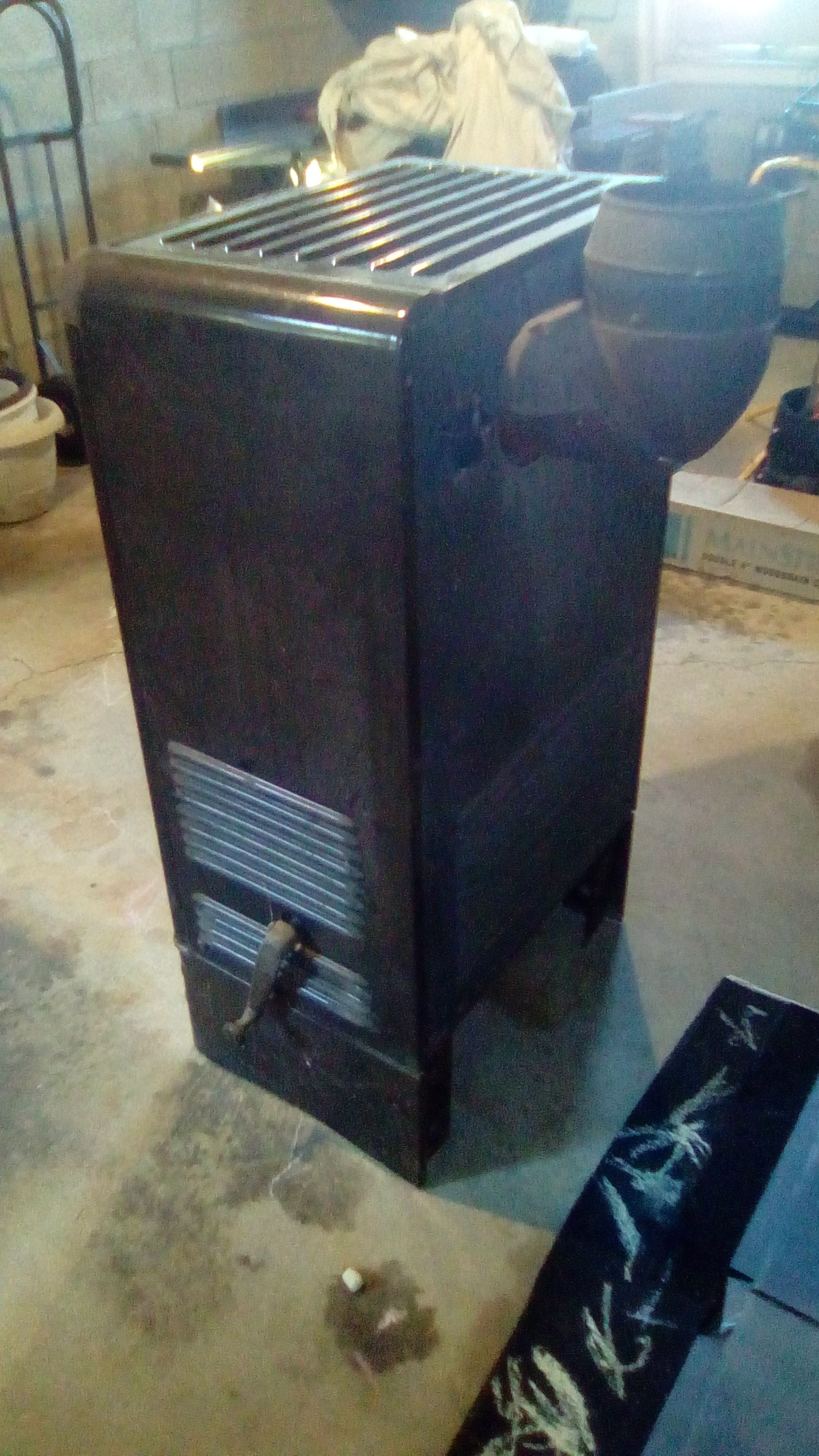 Estate Heatrola coal stove for Sale in Mertztown, PA - OfferUp