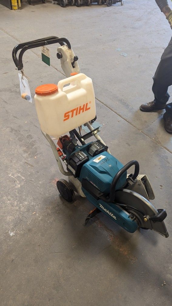 Battery Concrete Saw