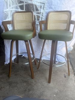 Green stole. Chairs