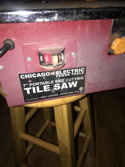 Chicago Electric 7" Portable Wet Cutting Tile Saw