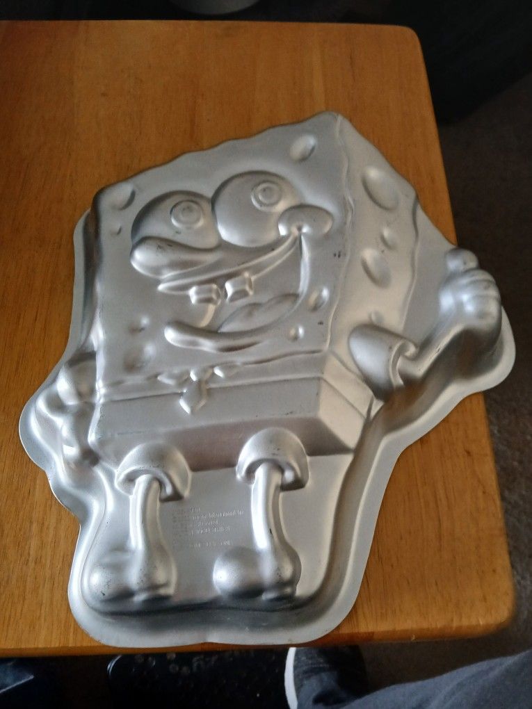 22 Cake Pans