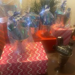 VALENTINES BASKETS $30 MALE & FEMALE