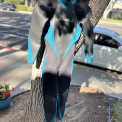 O’Neill Women’s Full Wetsuit – Size 6 (3/2mm)