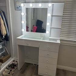 Makeup Vainty With Shelf Included 