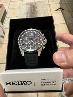 Seiko Men’s Quartz 44mm Chronograph Watch New In The Box