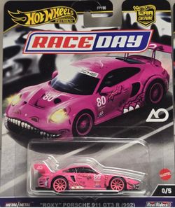 Hot Wheels Race Day Roxy Porsche 911 GT3 R Chase