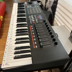 AKAI PRO MPK 261 MIDI KEYBOARD