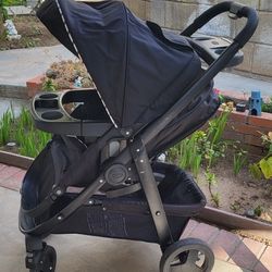 Graco Baby Stroller ( Recliner And Foldable). Price Firm!