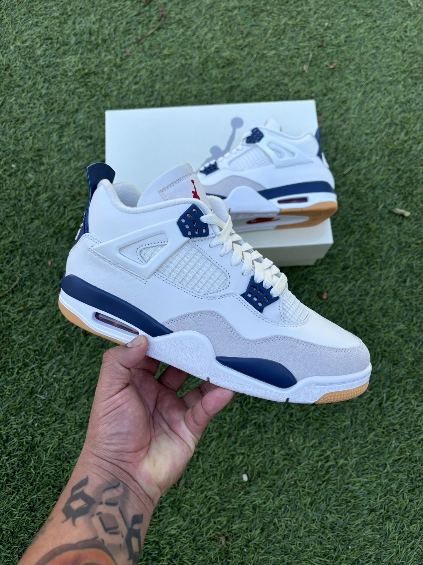 Jordan 4 Retro Navy SB