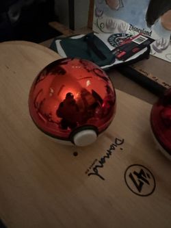 Pokémon 23k Gold Plated Trading Card With Pokeball