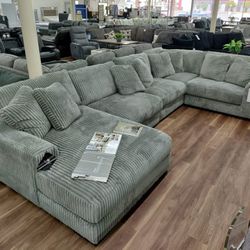 BRAND NEW 5 PIECES SECTIONAL COUCH