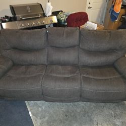 Reclining Couch w/Cupholders