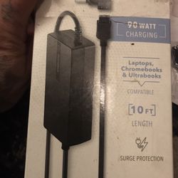 90 Watt insignia UNIVERSAL LABTOP CHARGER 