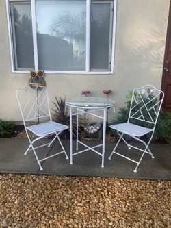 Bistro Antic White Table And Chairs Set Of 3 