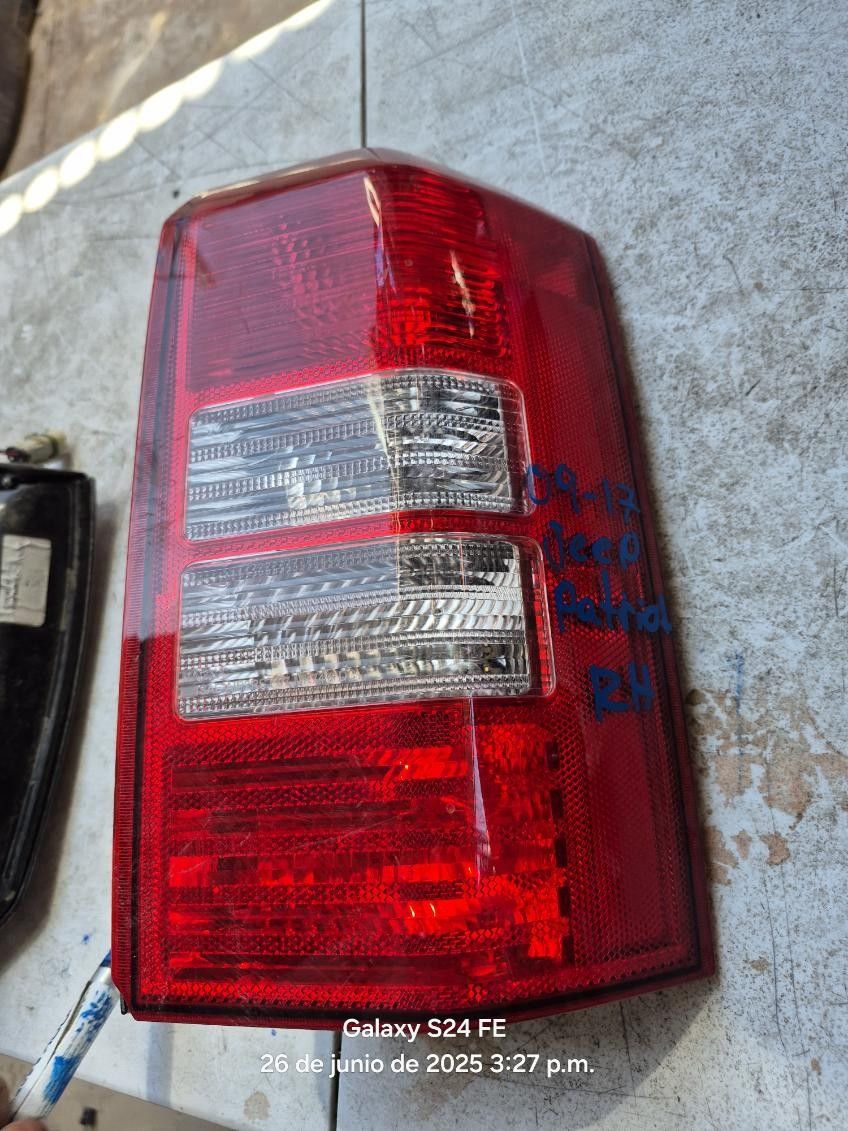 Jeep Patriot Right Tail Light Oem