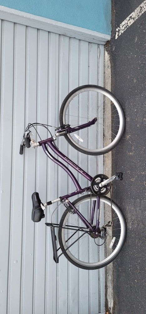 Schwinn Capital 700c Women's Hybrid Bicycle