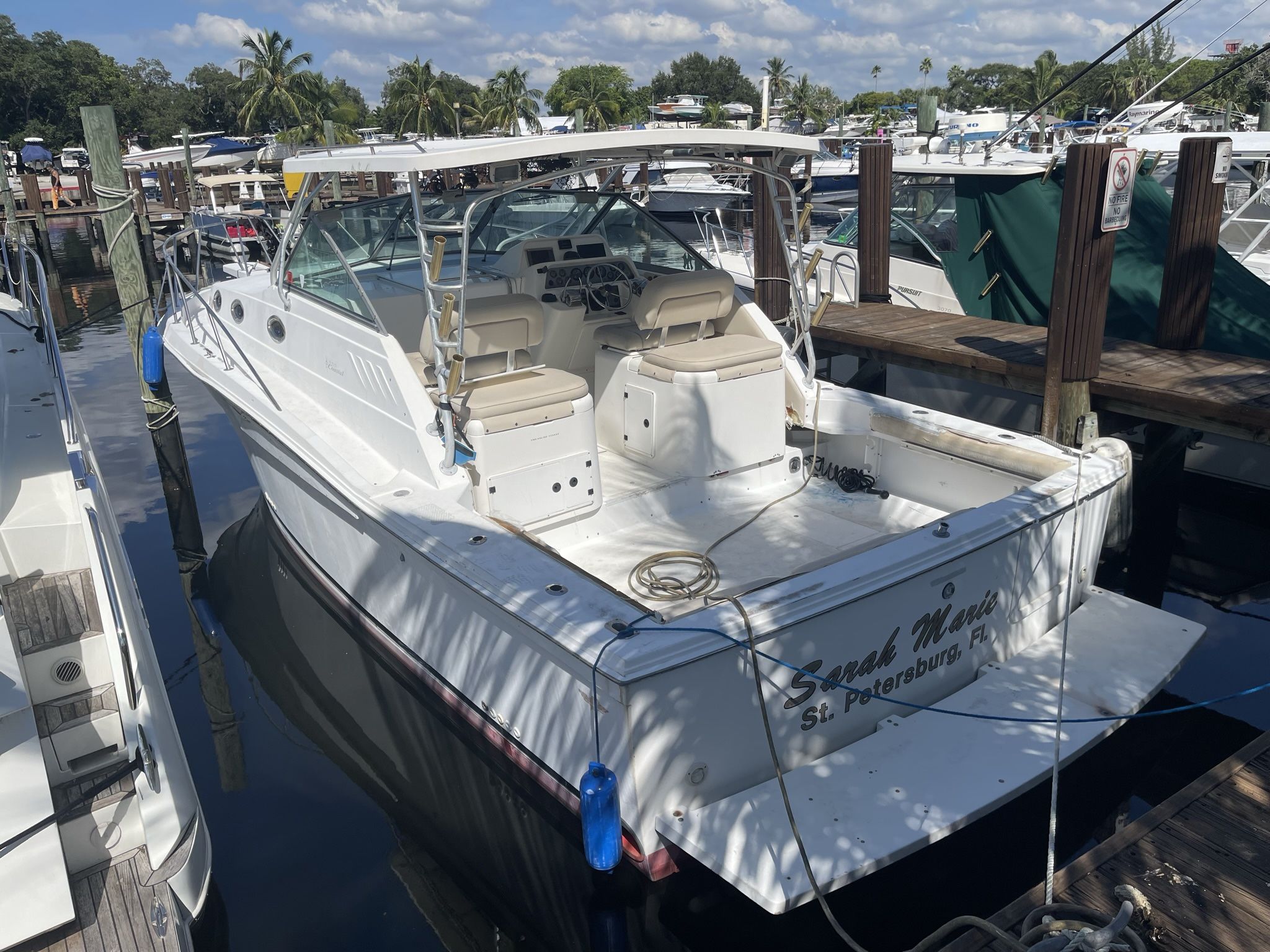 Fishing Boat Wellcraft Coastal 330