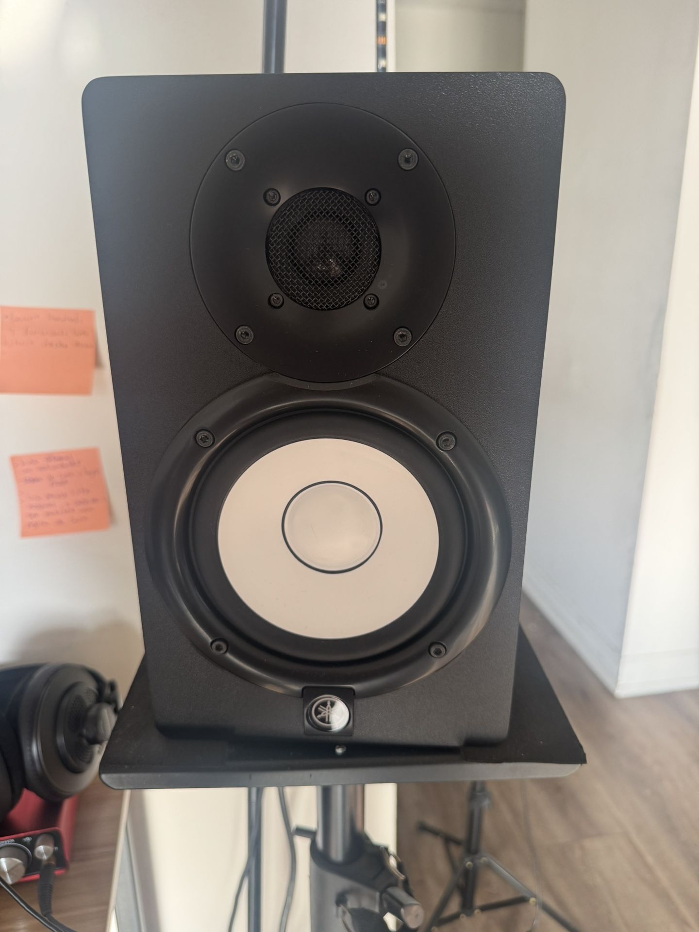 Yamaha HS5 studio Monitors