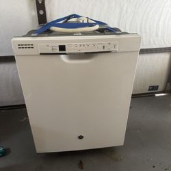 GE Dishwasher, White - Recently Serviced And Works Perfectly 
