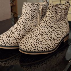 New Never Worn Size 12 Booties