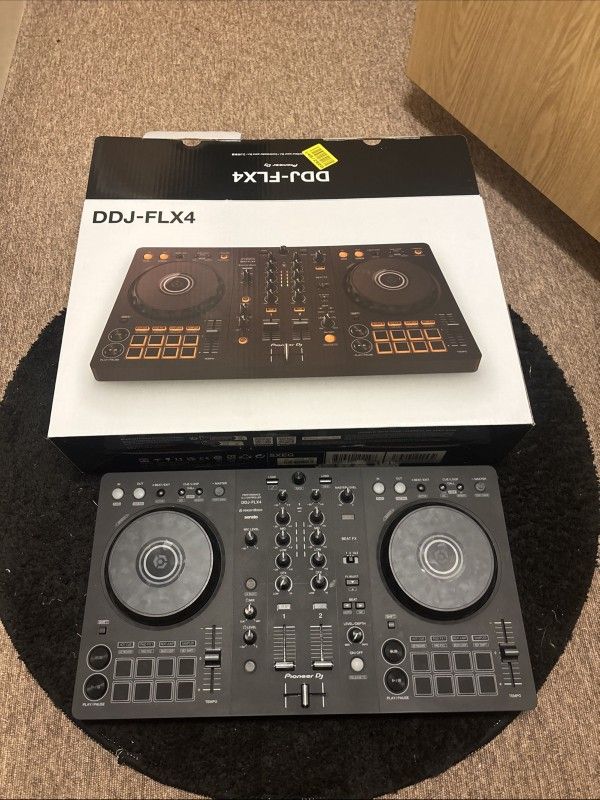 DDJ-FLX4Double Deck Controller - Black