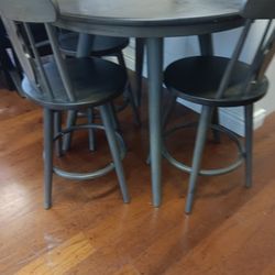 *Wow!!!*---Counter Height Sorrento Dining Table Sets W/4 Swivel Chairs---Delivery And Financing Available🤠