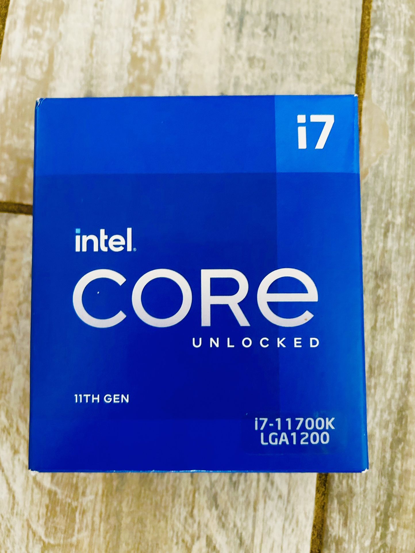 Intel i7 11th Gen i7 - 11700k