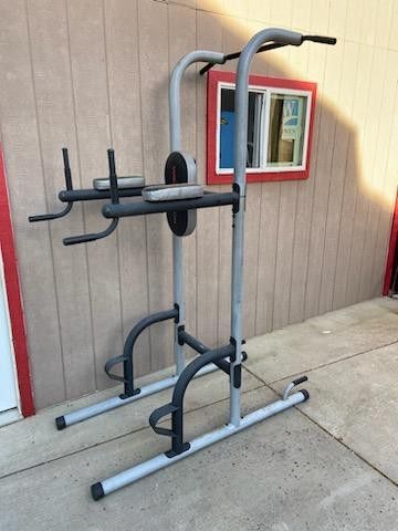 Weider Power Tower with 4 Workout Stations
