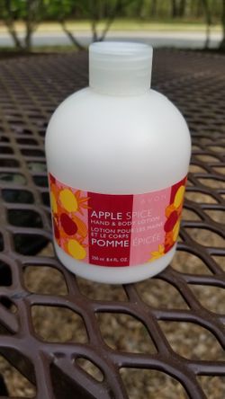 Avon Apple Spice Hand & Body Lotion (8.4oz)