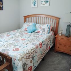 Queen Bedroom Set with Mattress 