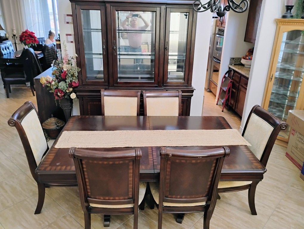 Dining Room Table And Chairs