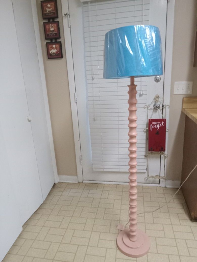 Beautiful  Tall Lamp 30 Dollar Only