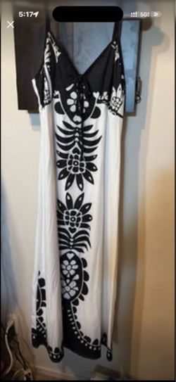 Black and White Floral Maxi Dress size large