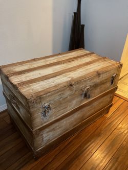 Rustic trunk
