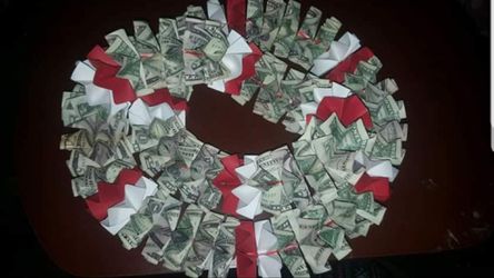 Money lei with paper accents for graduation or any occasion