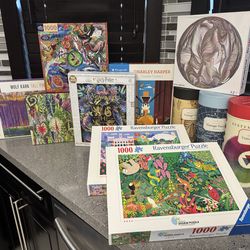 Assorted lot of puzzles