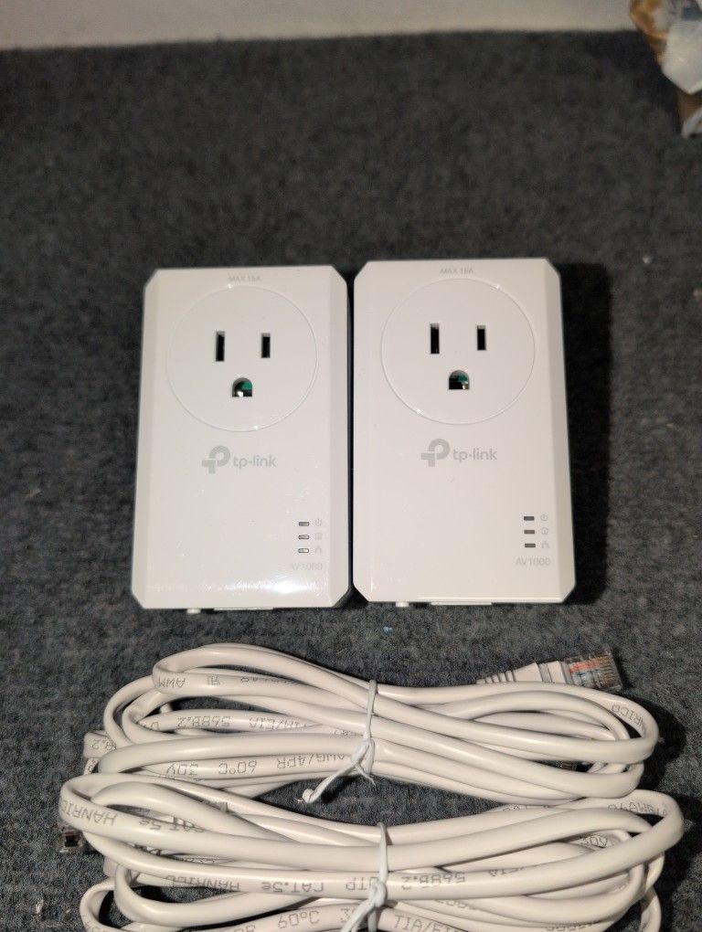 TP-Link AV1000 Gigabit Powerline Ethernet Adapter Kit - TL-PA7017P