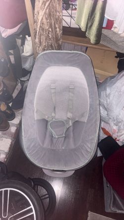 Momcozy baby swing