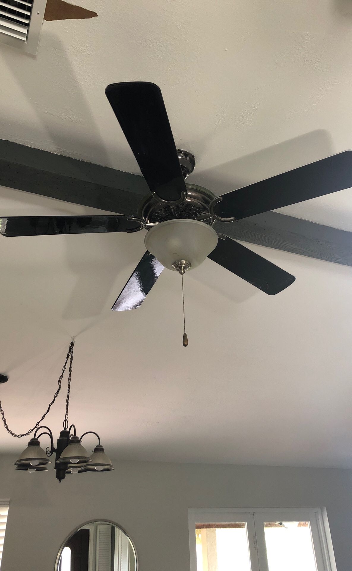 2 Ceiling fans