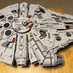 Lego 75192 UCS Millennium Falcon