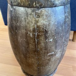 Side Table/Metal Barrel 