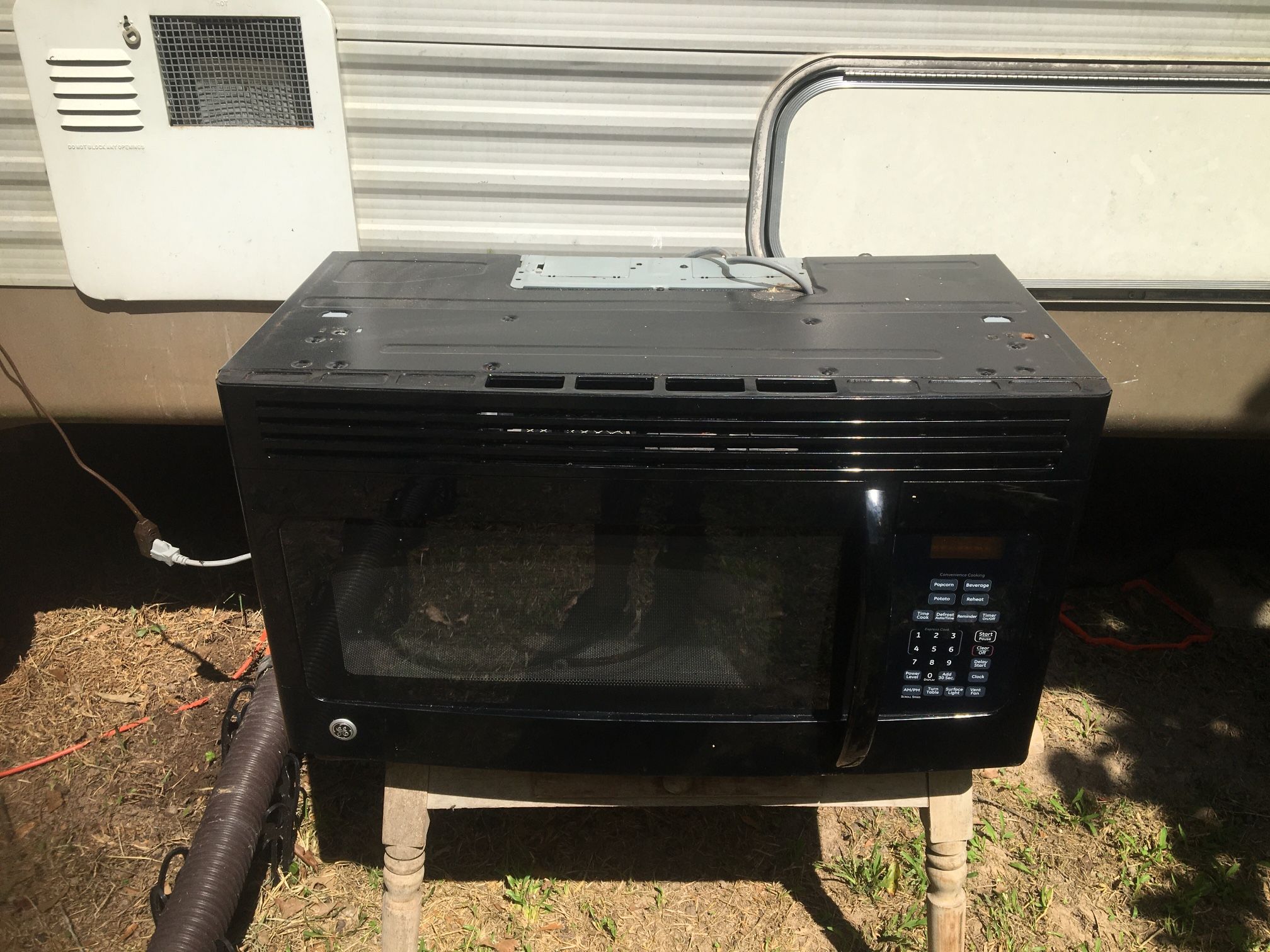 GE Above Range Microwave Oven With Light And Vents