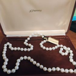 Pearl necklace Set Brand New