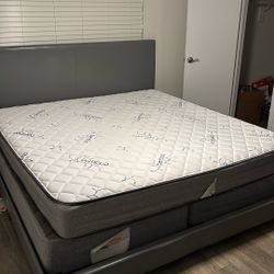 Kind size Bed And Frame 