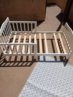 kids bed frame / frame